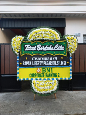 Papan Bunga Duka di Okhika